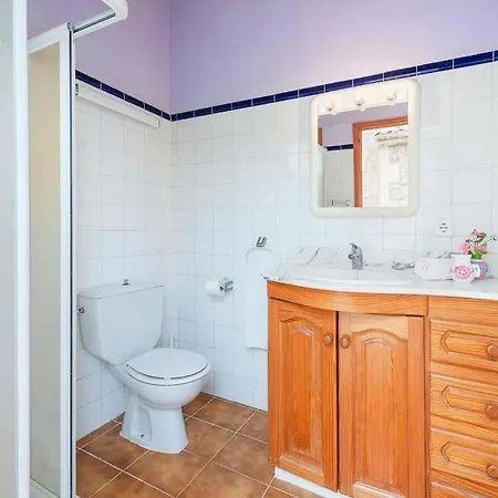 Sleeps 6 Pool Air Con Wifi *