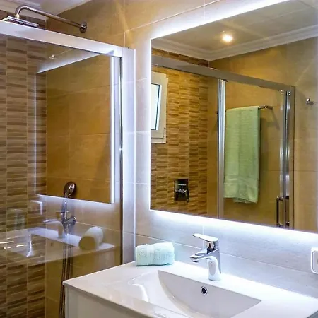 Βίλα Sleeps 6 Pool Air Con Wifi *
